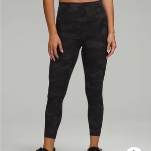 Lululemon Wunder Train size 6 25’ high rise legging